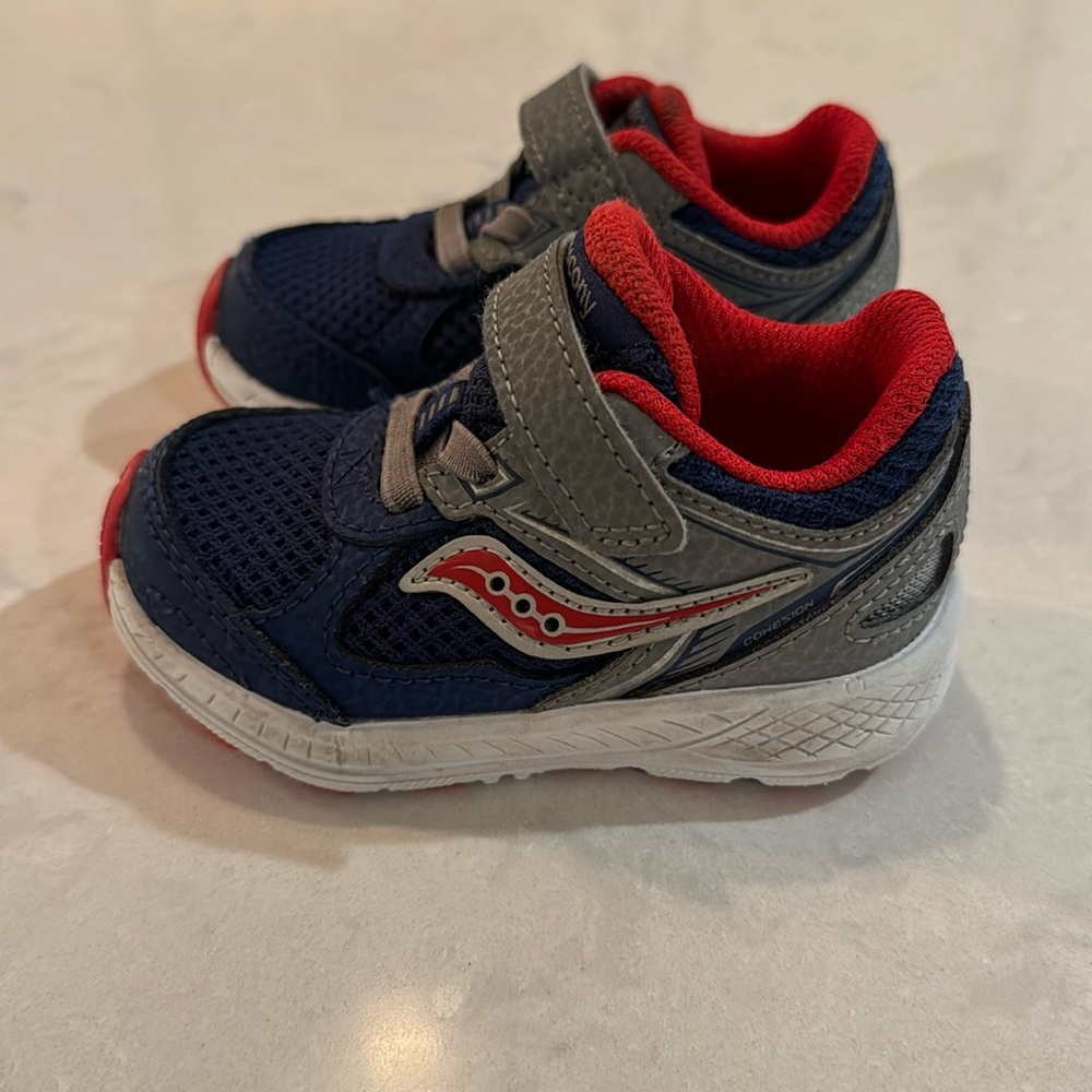 Saucony Boy's Velcro Sneakers Size 4M